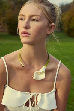 Calla Choker
