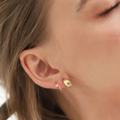 Gold Teardrop Curved Huggie