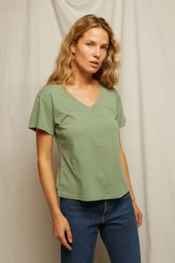 Hendrix Boxy V Neck Tee