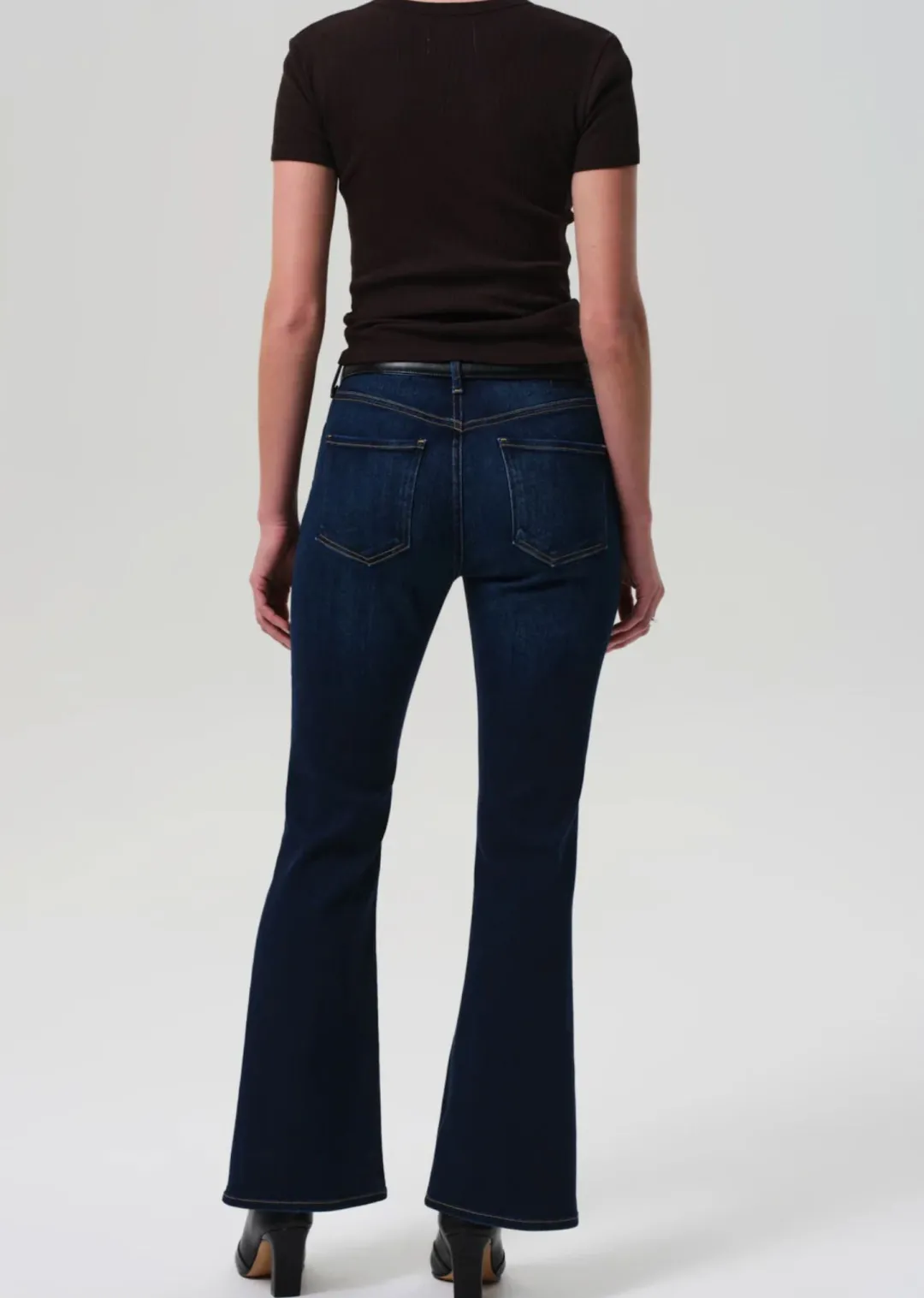 Lilah 32.5" Jeans in Dakota