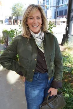 Lilah Flare Jeans With Welt Pocket