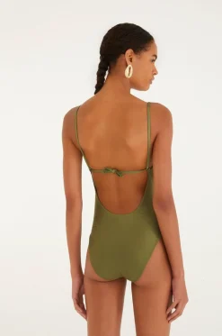 Strilitzia One Piece