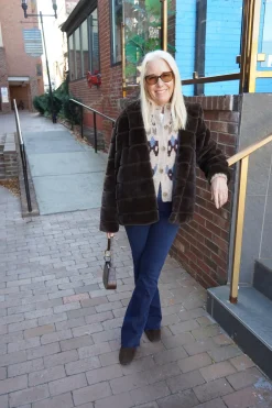 The Weekender Fray Jeans in Chip On My Shoulder